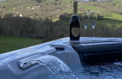 Lagleygeolle House | Gîte de Charme à Proximité de Collonges la Rouge Climatisé Avec spa