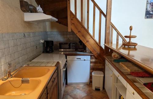 Bellon House | Gîte de charme avec jardin, proche d'Aubeterre-sur-Dronne, pour 6 pers., cheminée, WIFI, équipements bébé - FR-1-653-116