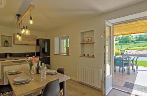 Pouilly-les-Feurs House | Gîte de charme avec spa, terrasse et balcon - Tout confort, au cœur de la nature - FR-1-496-303