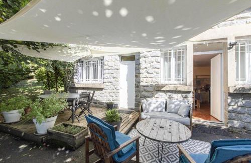 Uzerche Apartment | Gîte de France Gîte les pierres bleues 2 épis - Gîte de France 2 personnes MAE-4011