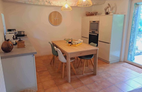 La Chapelle-Neuve House | Gîte de la chaumière de Floranges, 6 pers. Pets welcome, forest walks.