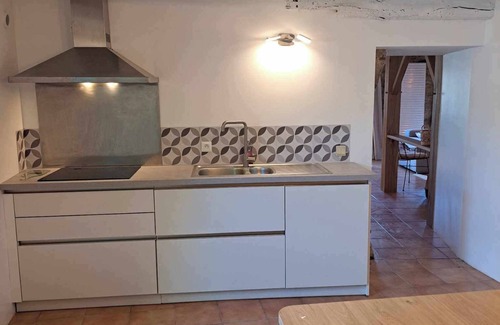 La Chapelle-Neuve House | Gîte de la chaumière de Floranges, 6 pers. Pets welcome, forest walks.