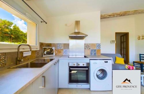 Paluds de Noves Apartment | Gîte de la Draillette