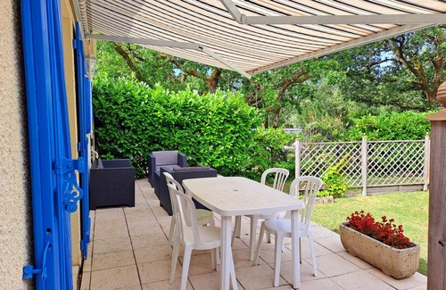 Limogne-en-Quercy House | Gîte de Lescurou Emeraude Cottage 4 Guests–Pool, Garden & Peaceful Family Escape