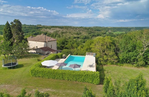 Bouloc House | Gîte Fermette spacious cozy French farmhouse