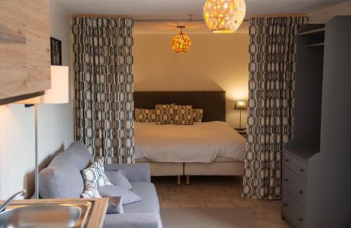 Thenac House | Gîte le Nid du Château de Panisseau