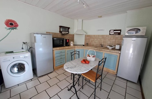 Saint-Pierre-de-Buzet Other | Gîte “Les Tamaris”