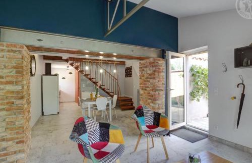 Balbigny House | Gîte rénové à Balbigny avec jardin et terrasse - FR-1-496-282