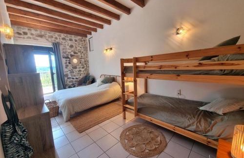 Virigneux House | Gîte spacieux 5 chambres avec jardin, animaux acceptés - FR-1-496-326