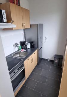 Nordost Apartment | günstiges Studio Dachgeschoss an der Messe