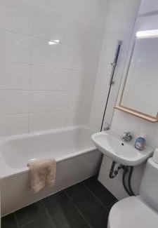 Nordost Apartment | günstiges Studio Dachgeschoss an der Messe