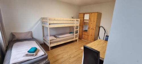 Nordost Apartment | günstiges Studio Dachgeschoss an der Messe