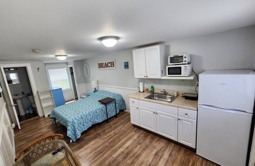 Hampton Apartment | G St Inn Unit 2nCozy studio with WiFi and AC in superb Hampton