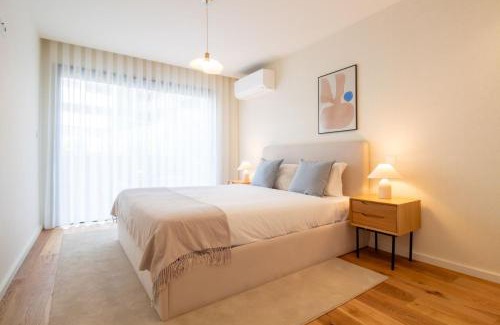 Ramalde Apartment | Gaia Elegant Apartment with Patio by LovelyStay