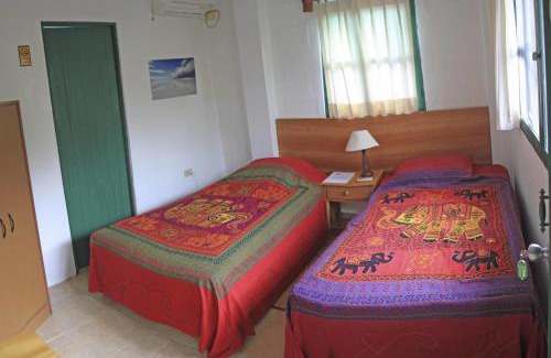 Bahia de la Academia Bed & Breakfast | Galapagos Chalet