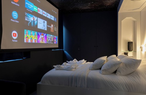 Riom Apartment | Galaxy - Head in the stars