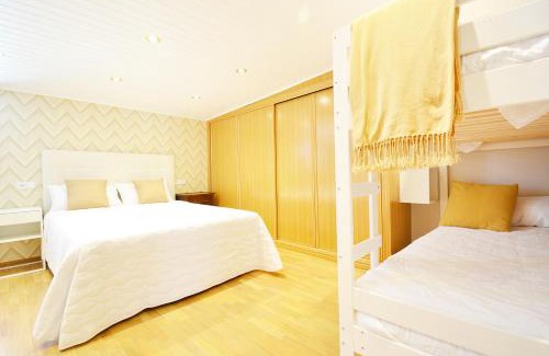 Carril Apartment | GALIHOST - Ático con terraza y vistas al mar en Vilagarcía