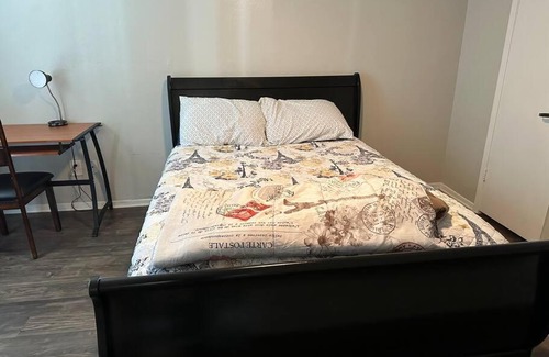 Far North Dallas Apartment | Galleria Dallas Queen size bed plus extra mattress