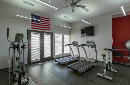 Far North Dallas Apartment | Galleria Dallas Queen size bed plus extra mattress