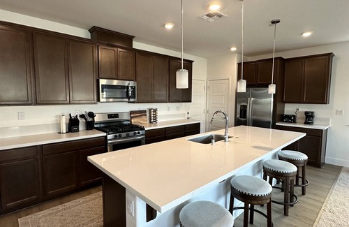 Galt House | Galt Getaway - $3900 month