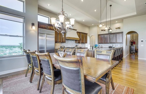 Tucumcari House | Game Room & Deck: Group Getaway in New Mexico!