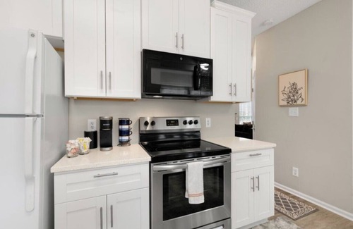 North Raleigh House | ☆ Game Space! Fenced In Yard ☆