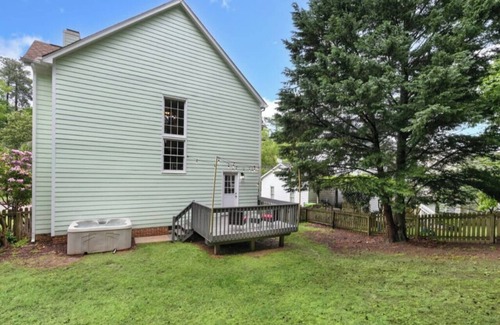 North Raleigh House | ☆ Game Space! Fenced In Yard ☆