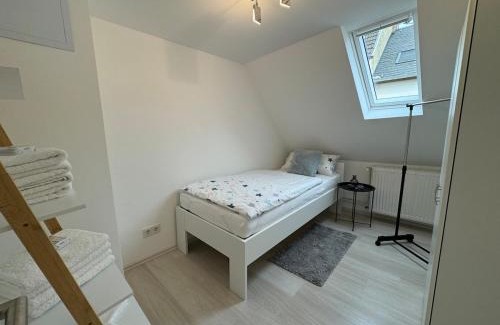 Wittlich House | Ganzes Haus in Innenstadt für 3 Küche Terrasse