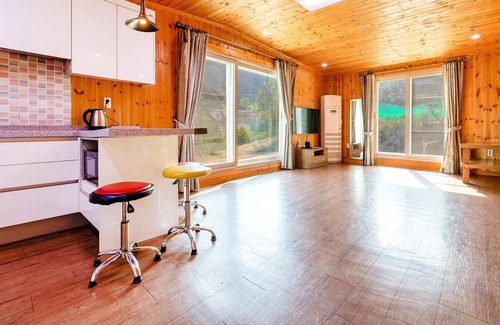 Seorak House | Gapyeong Rainbow Pension
