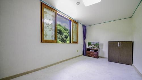 Buk House | Gapyeong Sangol-Iyagi Pension