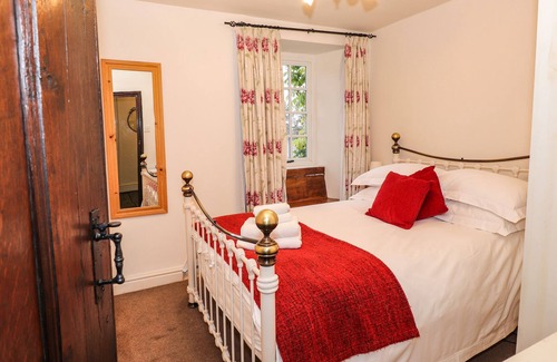 Troutbeck Cottage | GARA GARTHE, pet friendly, with open fire in Troutbeck