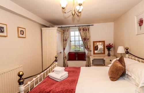 Troutbeck Cottage | GARA GARTHE, pet friendly, with open fire in Troutbeck