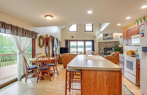 Coldwater House | Garage Game Room, Bar: Coldwater Lake House!