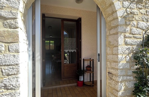 Le Poet-Laval Apartment | Garden apartment with mountain views