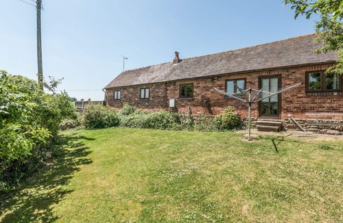 Billingsley Cottage | GARDEN BARN, pet friendly, character holiday cottage in Billingsley