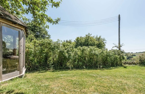 Billingsley Cottage | GARDEN BARN, pet friendly, character holiday cottage in Billingsley