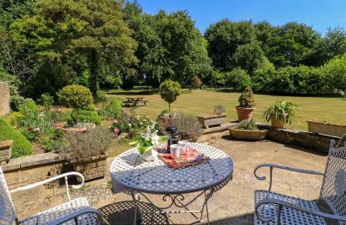 Black Bourton House | Garden Cottage