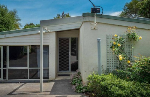 Somers Apartment | Garden Cottage - Somers