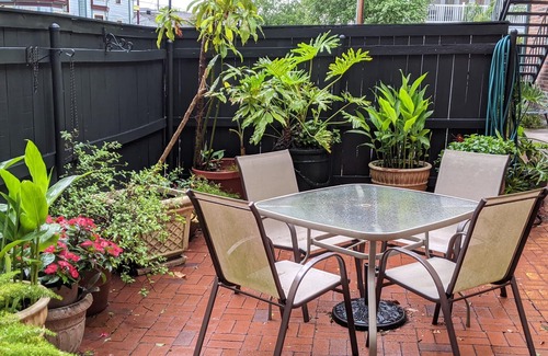 Faubourg Delassize Condo | Garden District Gem, Steps From the St. Charles Streetcar