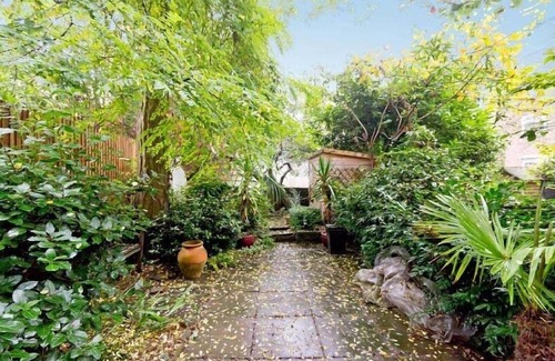 Camden Apartment | Garden flat in Belsize Park/Swiss Cottage with 2 bedrooms and private entrance.