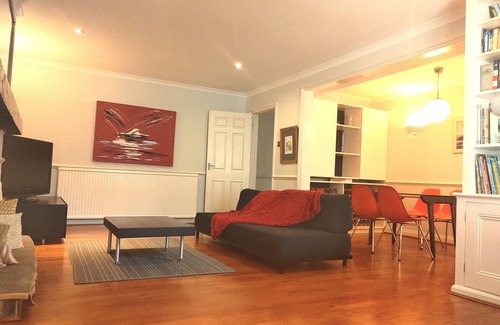 Camden Apartment | Garden flat in Belsize Park/Swiss Cottage with 2 bedrooms and private entrance.