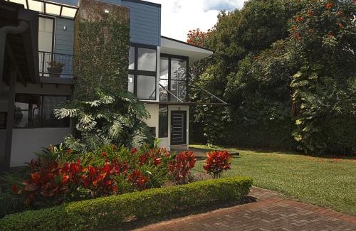 San Antonio de Belen House | Garden House