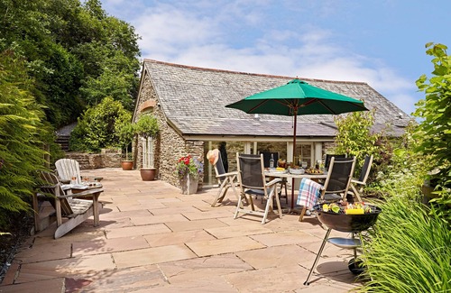 Totnes Cottage | GARDEN HOUSE, family friendly, with pool in Cornworthy