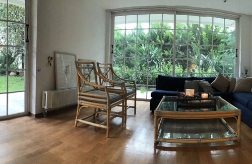 Varkiza Apartment | garden level 120 m2 with swimming pool 5 min from the beach