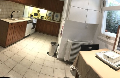 Varkiza Apartment | garden level 120 m2 with swimming pool 5 min from the beach