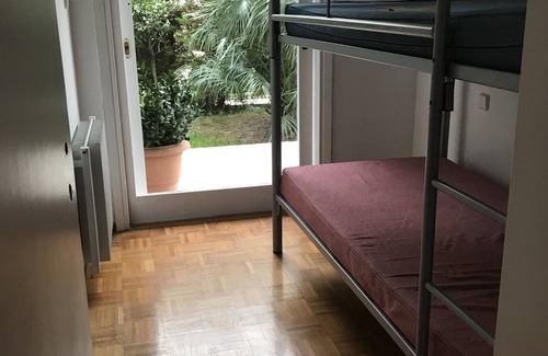 Varkiza Apartment | garden level 120 m2 with swimming pool 5 min from the beach