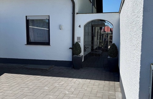 Wiesbaum Apartment | Garden Suite with Sauna, 2 fireplaces, covered terrace & pizza oven