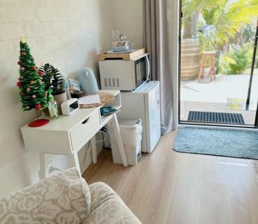 Catalina House | Garden View Homestay Single Ensuite Room