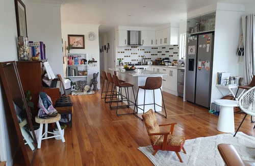Tauranga Bed & Breakfast | Garden View room at 'Sherwood Forest' Shared Family Home - designed for wellness