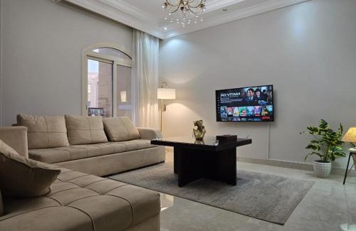 New Cairo Apartment | Garden View Royal Villa 284 - 210 meters space,17 min to Airport 1 min to Water Way, New Cairo - El Banafseg